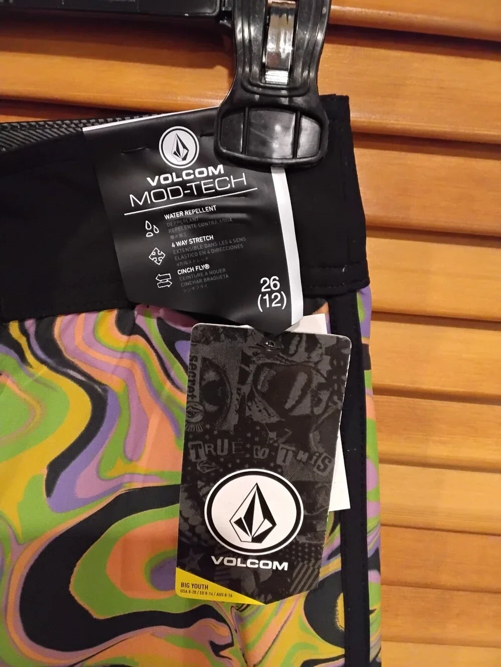 NWT Boy's Volcom Boardshort 26 (12)